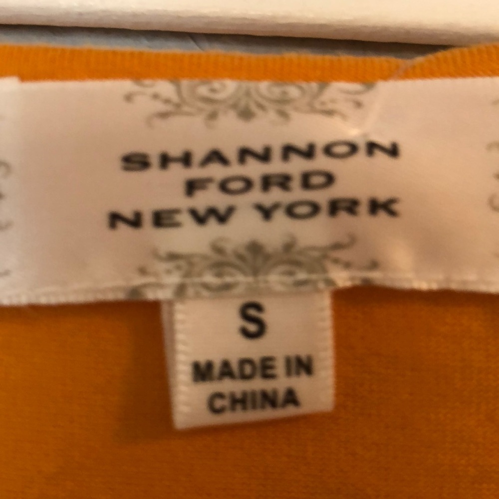 NWT🔥🎁Mustard Lace 3/4 Sleeve Sweater - Picture 3 of 7